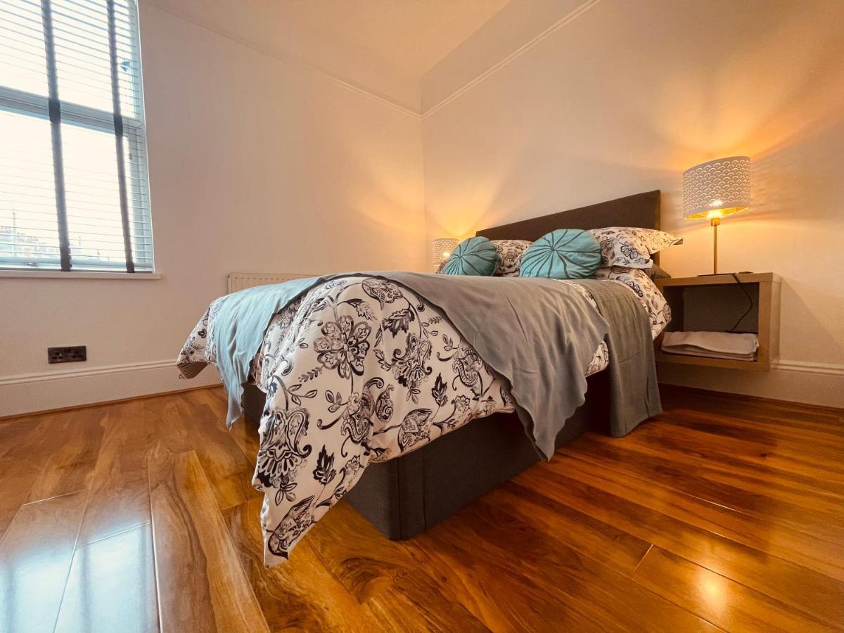 Ferienhaus Modern Luxury 3 Bed House *