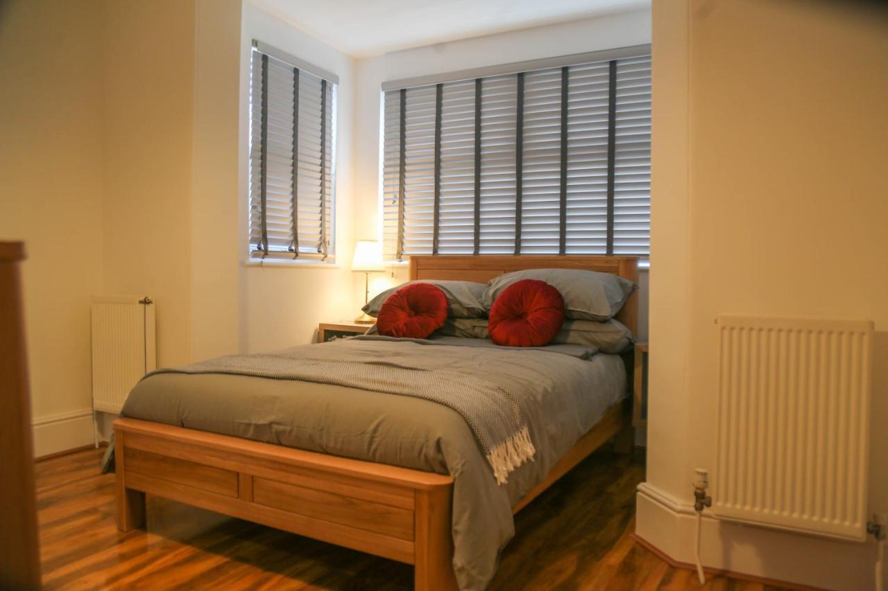 Modern Luxury 3 Bed House Ferienhaus