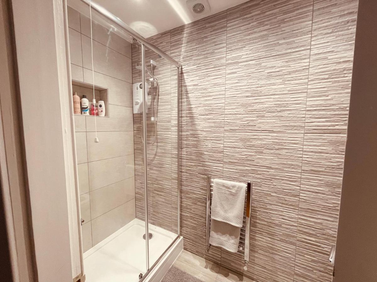 Modern Luxury 3 Bed House Ferienhaus Plymouth