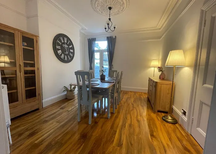 Modern Luxury 3 Bed House
